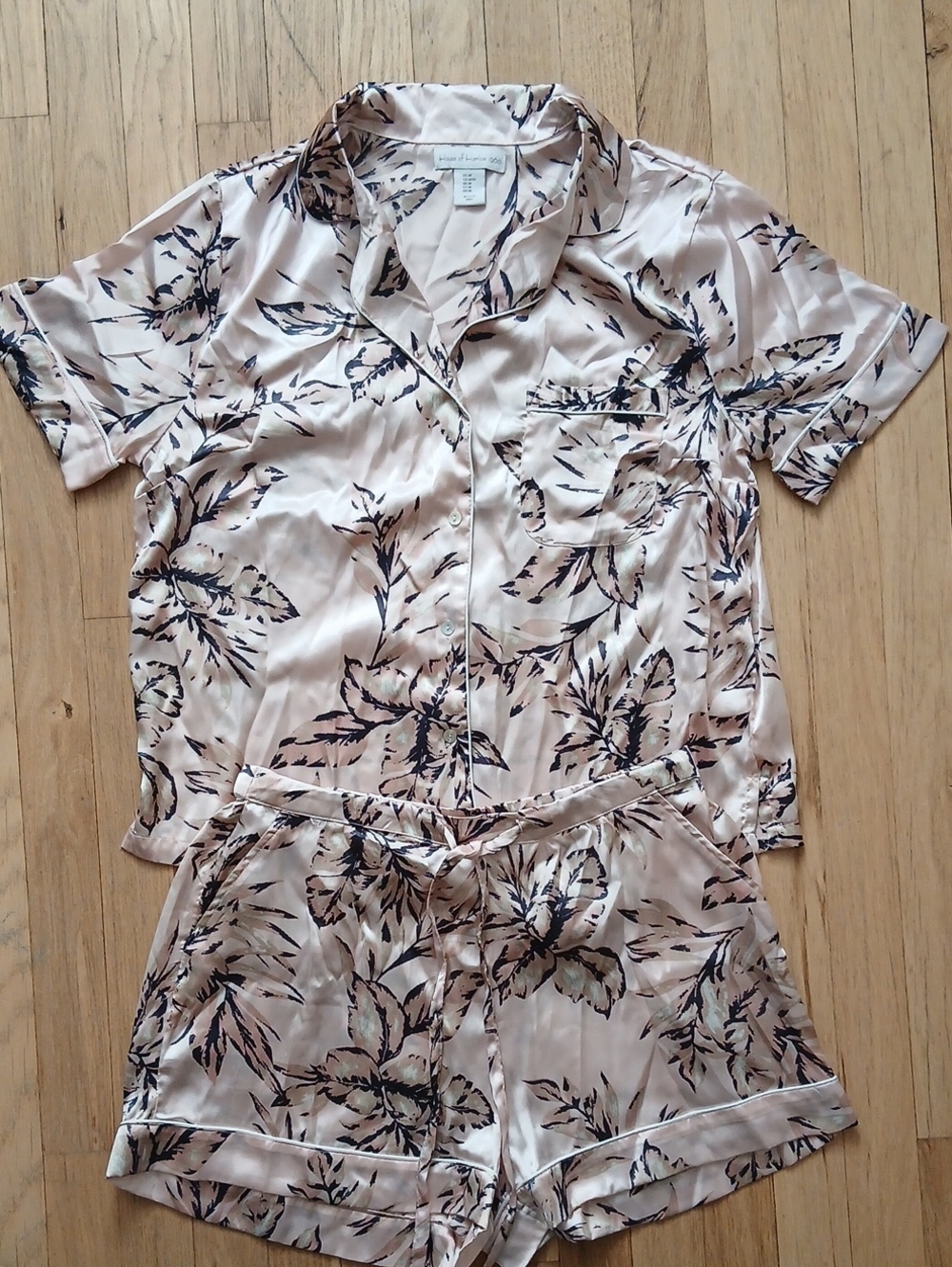 House of Harlow 1960 Pale Pink Satin Floral Blouse with Black Accents